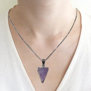 Collar de triángulo amatista